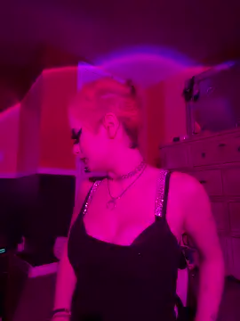 Snapshot of whimsicallylusty chatting on June 3, 2026, 11:44 am whimsicallylusty online show from June 3, 2026, 11:44 am