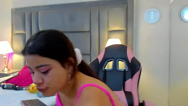 Snapshot of CintiaHolmss chatting on June 23, 2026, 3:37 am CintiaHolmss online show from June 23, 2026, 3:37 am
