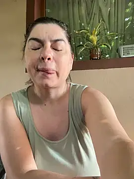 Snapshot of evaxxxcurvyxxx chatting on July 9, 2026, 5:30 am evaxxxcurvyxxx online show from July 9, 2026, 5:30 am
