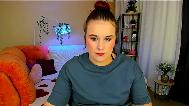 Snapshot of OliviaTwens chatting on June 5, 2026, 3:11 am OliviaTwens online show from June 5, 2026, 3:11 am