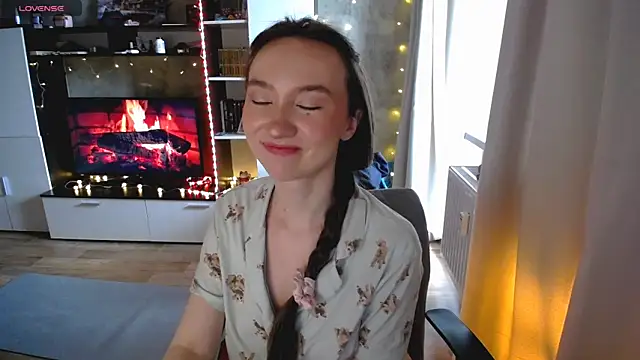 Maryana Ro online show from April 7, 2026, 6:26 am