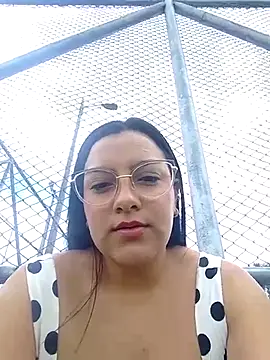 Snapshot of Sexy_nayra_outdoors_ chatting on June 1, 2026, 7:24 pm Sexy nayra outdoors online show from June 1, 2026, 7:24 pm