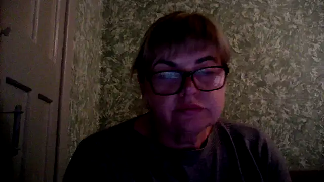 Snapshot of Empress211 chatting on May 30, 2026, 6:13 pm Empress211 online show from May 30, 2026, 6:13 pm