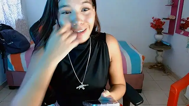 Snapshot of Alanna_lan1501 chatting on July 8, 2026, 7:25 pm Alanna lan1501 online show from July 8, 2026, 7:25 pm