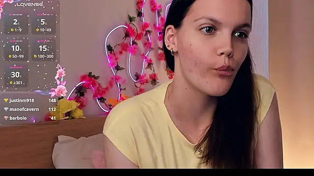 Snapshot of TessieBarriault chatting on June 30, 2026, 7:41 am TessieBarriault online show from June 30, 2026, 7:41 am