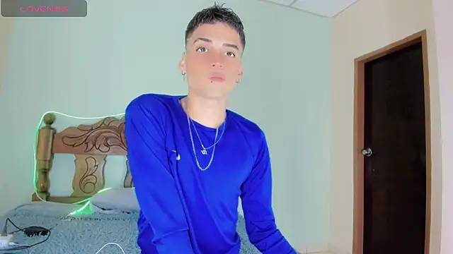 Snapshot of latino_boyy_ chatting on July 26, 2026, 4:19 am latino boyy online show from July 26, 2026, 4:19 am