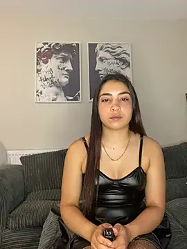 naomiiii55 online show from July 8, 2026, 8:31 pm