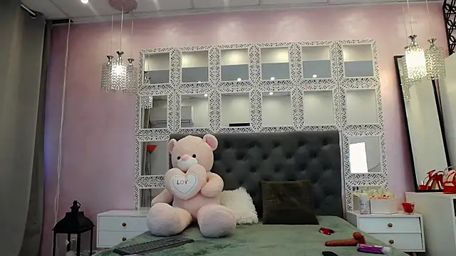 Snapshot of Kalyystra chatting on June 3, 2026, 6:14 am Kalyystra online show from June 3, 2026, 6:14 am