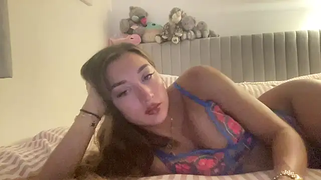Snapshot of Stripper_SofiaX chatting on June 1, 2026, 12:22 am Stripper SofiaX online show from June 1, 2026, 12:22 am