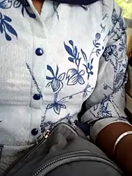 Snapshot of Madhuri-singh88 chatting on July 1, 2026, 6:25 am Madhuri-singh88 online show from July 1, 2026, 6:25 am