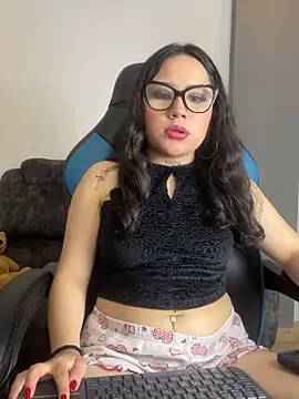 Snapshot of Miiarouse__ chatting on June 2, 2026, 4:34 am Miiarouse online show from June 2, 2026, 4:34 am