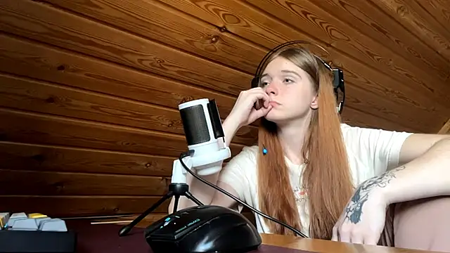 Snapshot of MariaLake chatting on June 13, 2026, 8:23 am MariaLake online show from June 13, 2026, 8:23 am