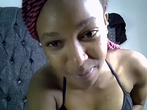 Snapshot of cocolaurah chatting on June 15, 2026, 8:19 pm cocolaurah online show from June 15, 2026, 8:19 pm