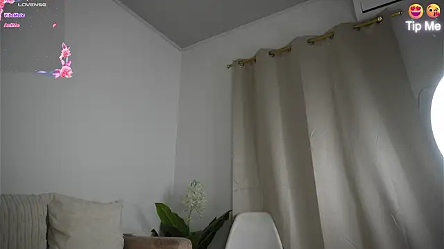 Snapshot of Sweetpussyhot_ chatting on June 24, 2026, 1:04 am Sweetpussyhot online show from June 24, 2026, 1:04 am