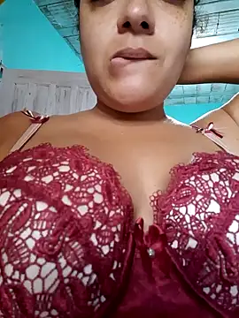 Snapshot of bruninhasurfi chatting on June 15, 2026, 4:28 pm bruninhasurfi online show from June 15, 2026, 4:28 pm