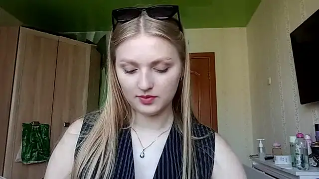 Snapshot of NorineGressett chatting on June 11, 2026, 1:08 pm NorineGressett online show from June 11, 2026, 1:08 pm