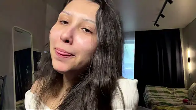 Snapshot of Alicekitty67 chatting on June 29, 2026, 2:06 pm Alicekitty67 online show from June 29, 2026, 2:06 pm