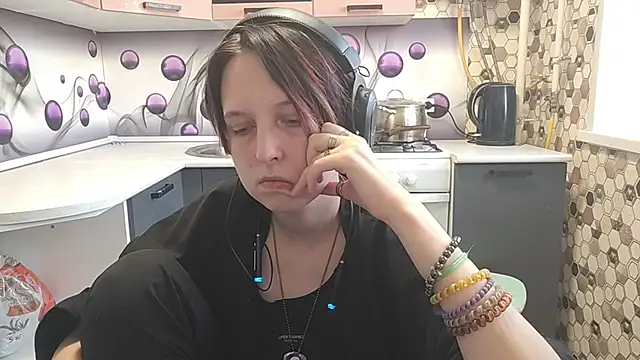 Snapshot of Saranade chatting on June 27, 2026, 5:08 pm Saranade online show from June 27, 2026, 5:08 pm
