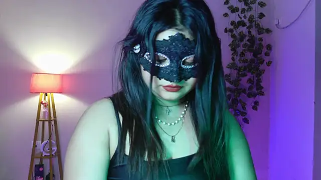 Red Heart  online show from July 3, 2026, 9:21 pm