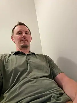Snapshot of Hardpaul85 chatting on June 4, 2026, 9:52 pm Hardpaul85 online show from June 4, 2026, 9:52 pm