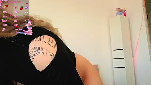 Snapshot of Chloecherry chatting on July 1, 2026, 4:13 am Chloecherry online show from July 1, 2026, 4:13 am