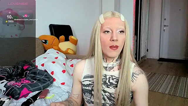 Snapshot of Chloecherry chatting on June 6, 2026, 2:11 pm Chloecherry online show from June 6, 2026, 2:11 pm