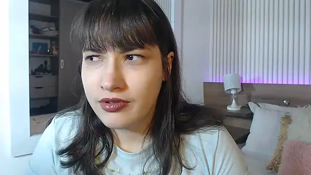 Snapshot of ValentinaGreyy chatting on June 15, 2026, 10:31 pm ValentinaGreyy online show from June 15, 2026, 10:31 pm