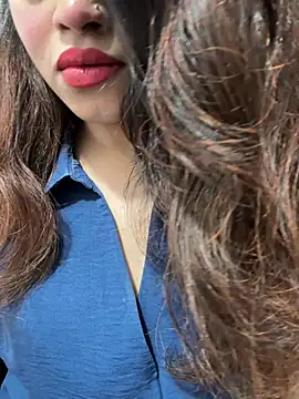Snapshot of Yours_riya11 chatting on July 3, 2026, 6:47 pm Yours riya11 online show from July 3, 2026, 6:47 pm
