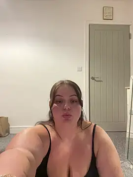 LillyMaexx online show from June 5, 2026, 10:04 pm