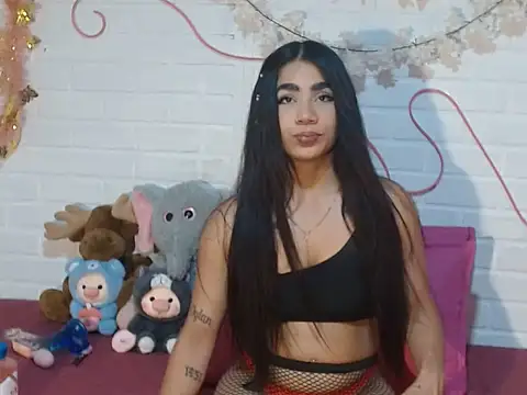 Snapshot of IreneSaez333 chatting on June 25, 2026, 5:07 pm IreneSaez333 online show from June 25, 2026, 5:07 pm
