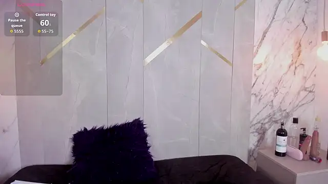 Snapshot of ChloeBelle_ chatting on July 3, 2026, 12:33 pm ChloeBelle online show from July 3, 2026, 12:33 pm