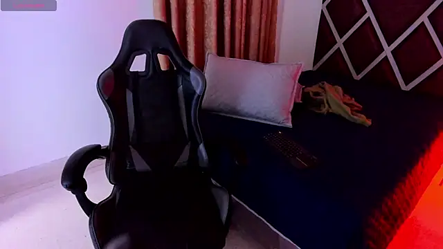 Snapshot of Ithan_Hott chatting on July 2, 2026, 3:23 am Ithan Hott online show from July 2, 2026, 3:23 am