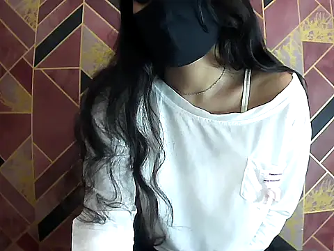 Hot-Roshni online show from June 24, 2026, 7:01 pm
