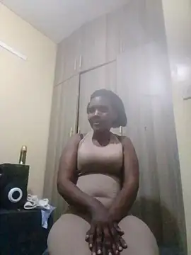 Snapshot of Creamymom4 chatting on June 14, 2026, 1:01 pm Creamymom4 online show from June 14, 2026, 1:01 pm