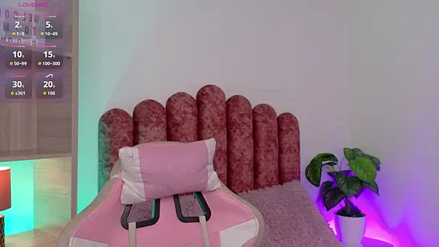 Snapshot of CamilleBlair_ chatting on June 19, 2026, 7:30 pm CamilleBlair online show from June 19, 2026, 7:30 pm