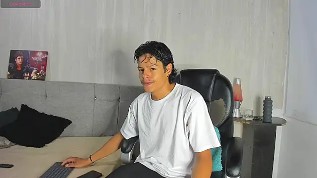 tommyhot7 online show from June 25, 2026, 8:36 pm