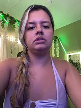 Snapshot of azulskyer chatting on June 1, 2026, 3:11 pm azulskyer online show from June 1, 2026, 3:11 pm
