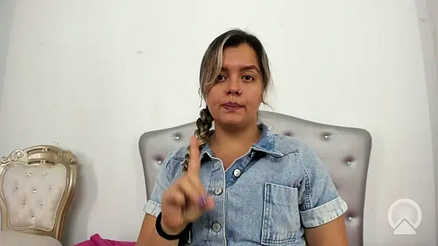 azulskyer online show from June 27, 2026, 1:55 am