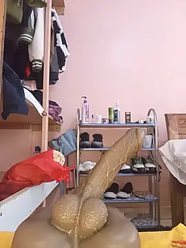 Snapshot of Apple_ios1 chatting on June 26, 2026, 5:24 am Apple ios1 online show from June 26, 2026, 5:24 am