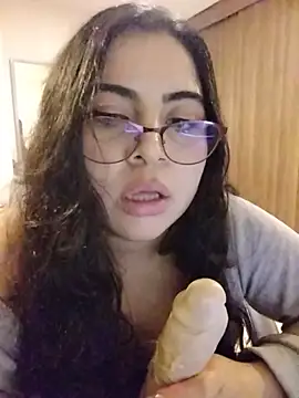 Snapshot of Roxxy_Sade chatting on July 2, 2026, 3:23 am Roxxy Sade online show from July 2, 2026, 3:23 am