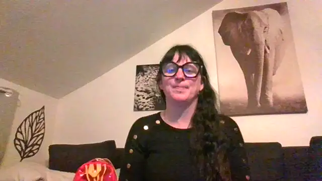 sexujuly88 online show from April 6, 2026, 9:38 pm