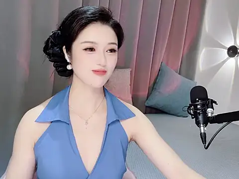 Snapshot of Momo-Wow chatting on June 2, 2026, 6:35 am Momo-Wow online show from June 2, 2026, 6:35 am