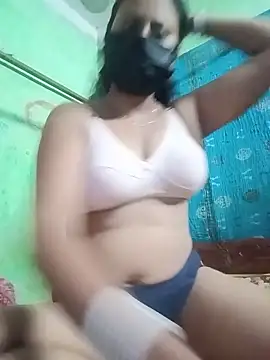 Sayanichatterjee024 online show from June 12, 2026, 7:28 am