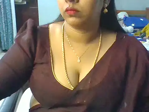 Snapshot of Tamil_hot_Meenu chatting on July 11, 2026, 10:59 am Tamil hot Meenu online show from July 11, 2026, 10:59 am