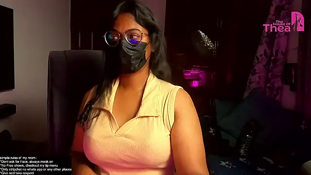 Snapshot of thea_rachel chatting on July 6, 2026, 3:24 am thea rachel online show from July 6, 2026, 3:24 am