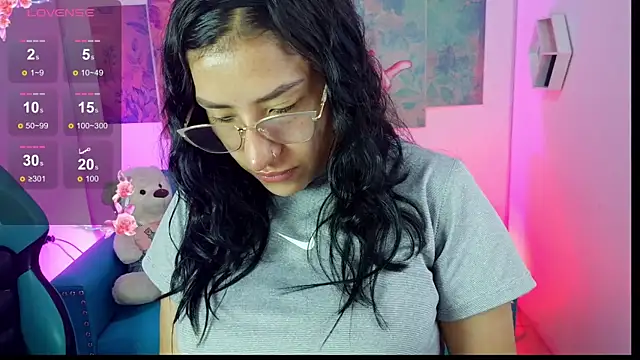 Snapshot of violetta_4m chatting on June 26, 2026, 1:06 pm violetta 4m online show from June 26, 2026, 1:06 pm