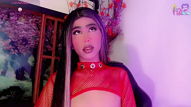 Snapshot of Honey_Balenciaga chatting on June 10, 2026, 7:04 pm Honey Balenciaga online show from June 10, 2026, 7:04 pm