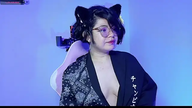 Snapshot of Meow_cat4 chatting on June 21, 2026, 12:44 pm Meow cat4 online show from June 21, 2026, 12:44 pm