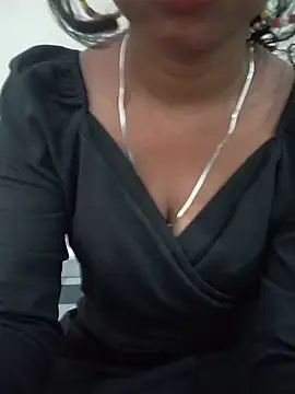 Snapshot of Sexy-Zeenat chatting on July 20, 2026, 6:32 am Sexy-Zeenat online show from July 20, 2026, 6:32 am