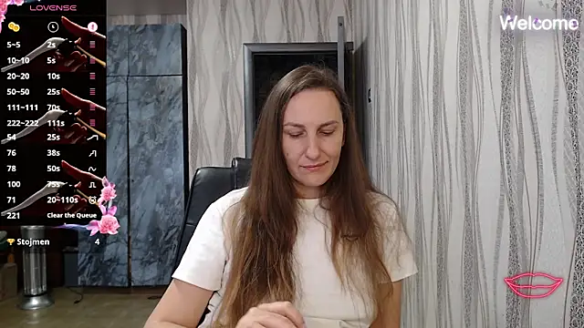 Snapshot of Yevgeshka-Milashka chatting on October 28, 2025, 7:07 am Yevgeshka-Milashka online show from October 28, 2025, 7:07 am